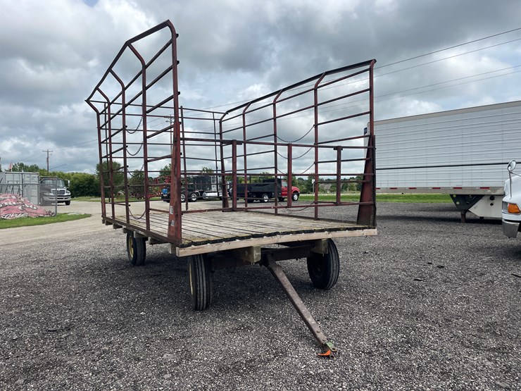#6299-•-bale-cage-on-1065-deere-running-gear-image-3