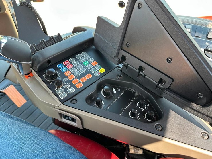 2015-case-ih-magnum-315-image-57