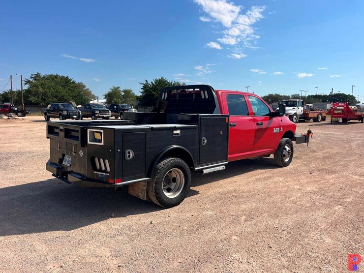 2018-dodge-ram-3500-image-11