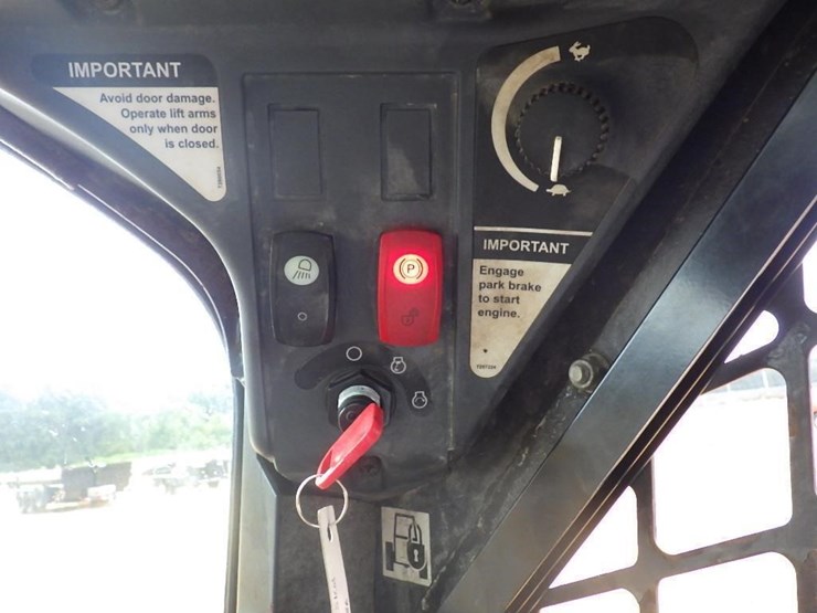 john-deere-319dt-skid-steer-tracked-loader-image-21
