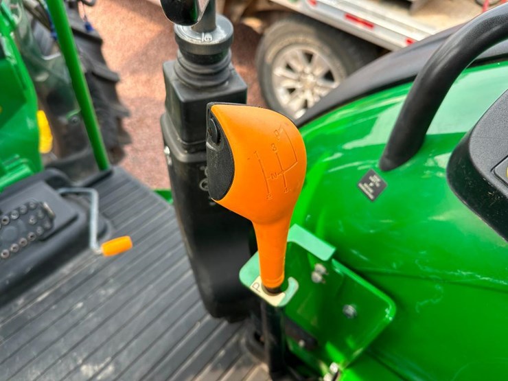 2018-john-deere-5075m-image-50