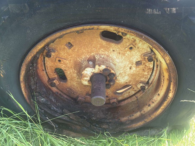 john-deere-70-image-28