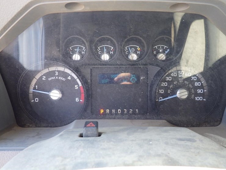 2013-ford-f550-image-28