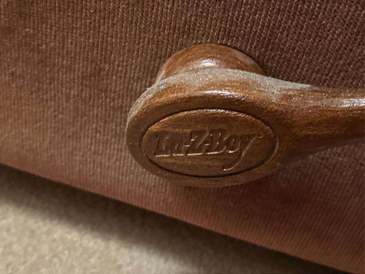 la-z-boy-recliner-and-lamp-image-3