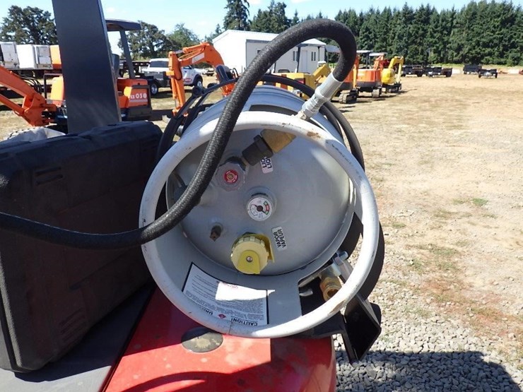 2023-rum-fg25l-forklift-image-12