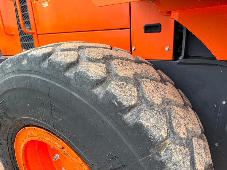 2017-doosan-dl220-5-image-10