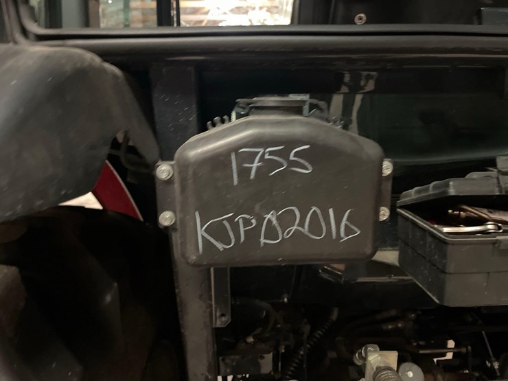 massey-ferguson-1755m-image-12