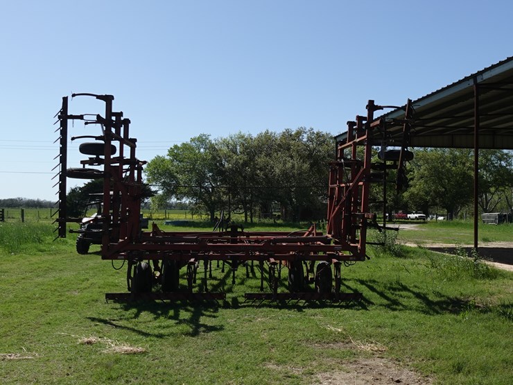 #4201-•-case-ih-field-cultivator-image-4