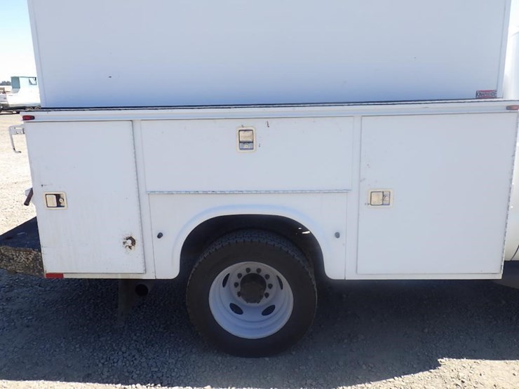 2013-ford-f550-image-12