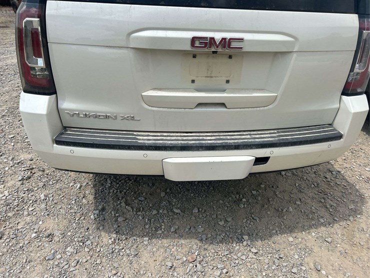 2015-gmc-yukon-xl-image-11