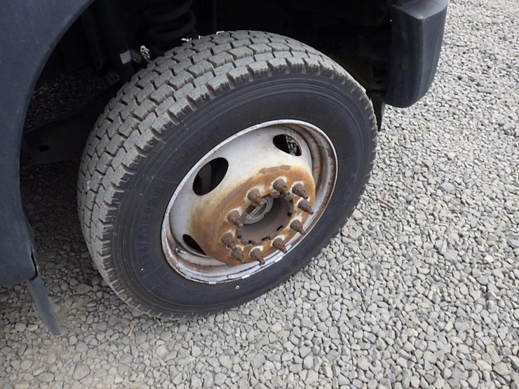 2013-ford-f550-image-33