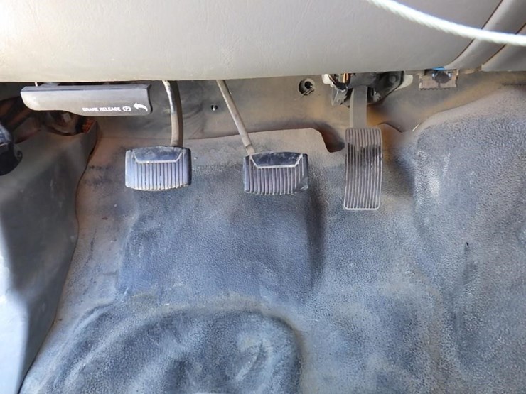 2005-ford-f350-image-33
