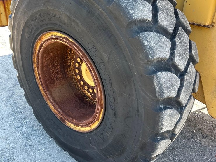 caterpillar-938g-image-8