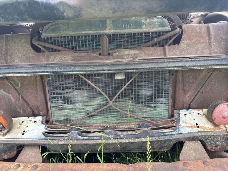 chevy-400-truck-with-minneapolis-moline-corn-sheller-image-32