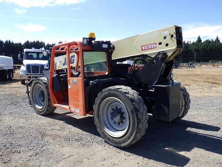 2013-jlg-g6-42a-image-5