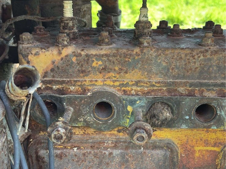 caterpillar-ten-crawler-image-16