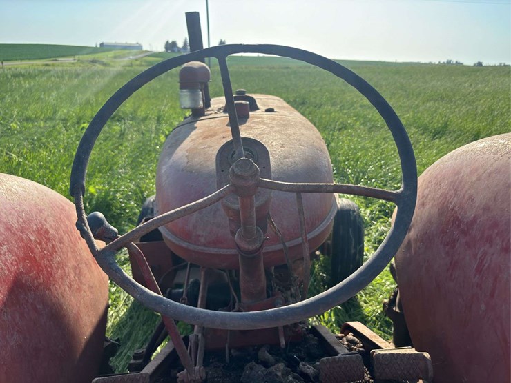 mccormick-deering-w-9-gas-image-32