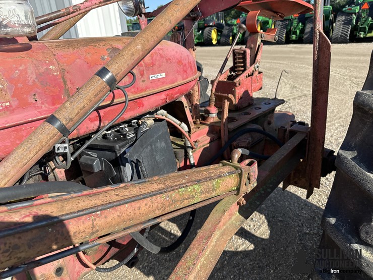 1940-farmall-h-2wd-tractor-w/hyd-loader-&-trip-bucket-image-10