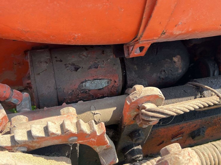 allis-chalmers-with-sickle-mower-image-25