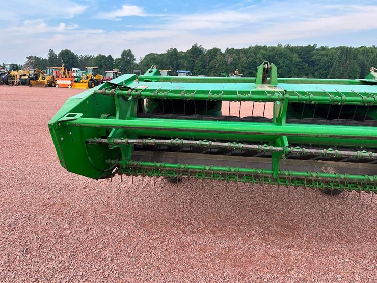 john-deere-820-image-12
