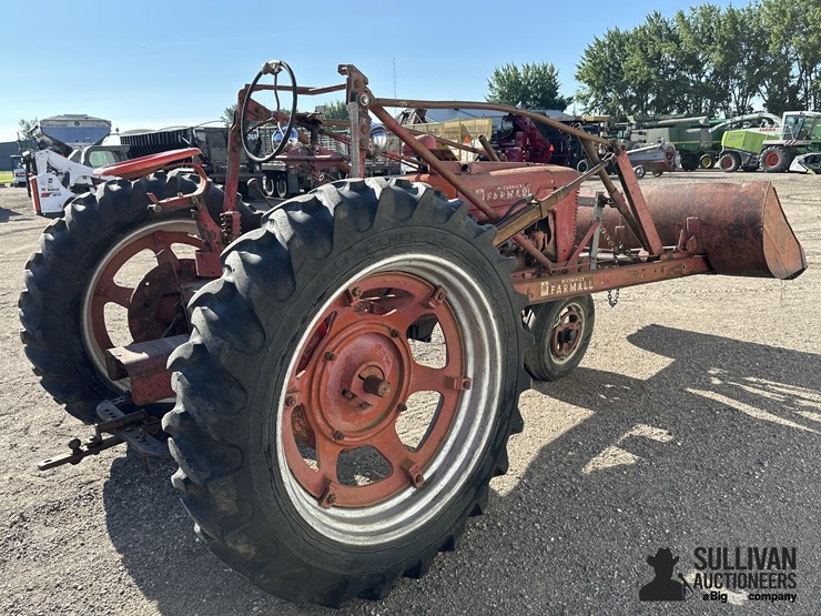 1940-farmall-h-2wd-tractor-w/hyd-loader-&-trip-bucket-image-5