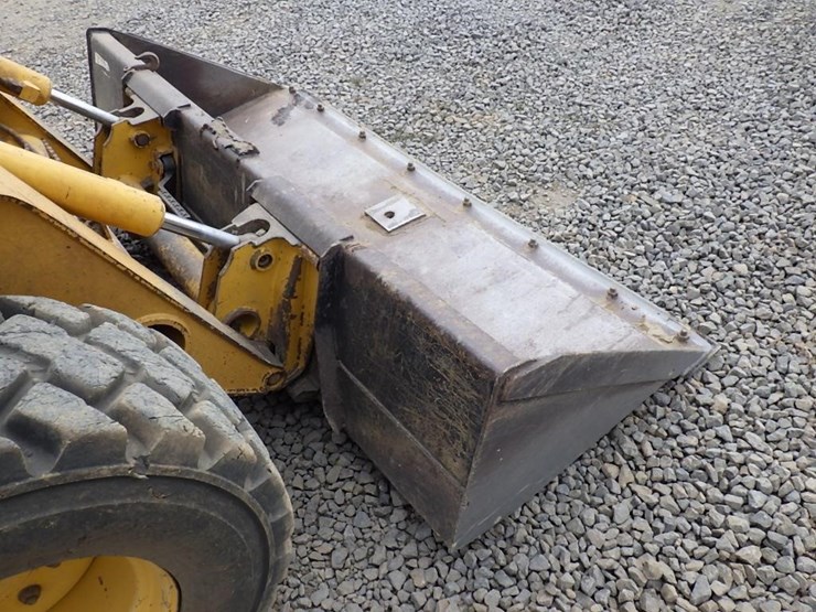 john-deere-skid-steer-loader-image-9