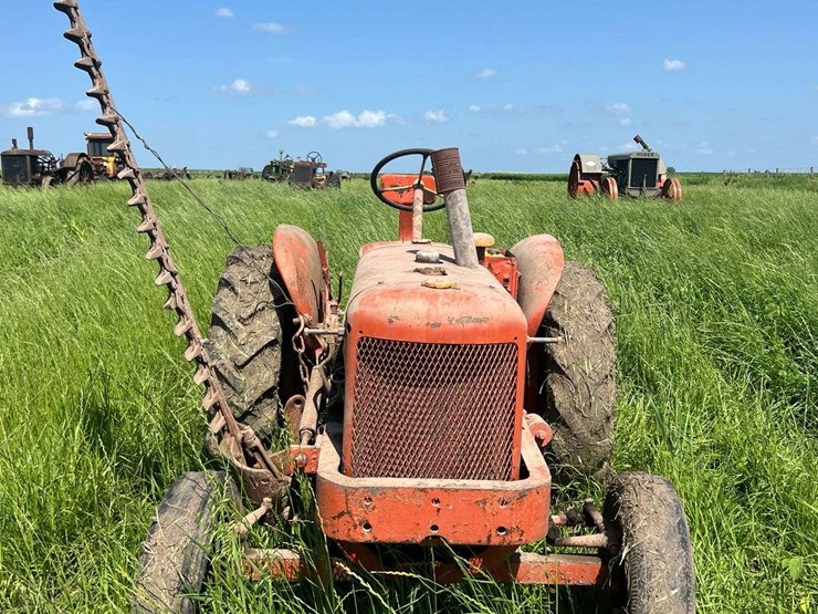 allis-chalmers-with-sickle-mower-image-8