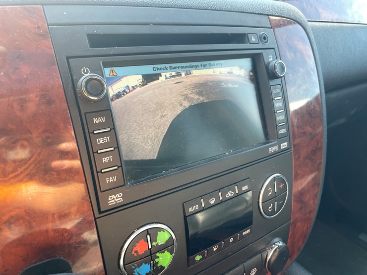#6288-•-2008-chevy-suburban-(has-wi-title)-image-46