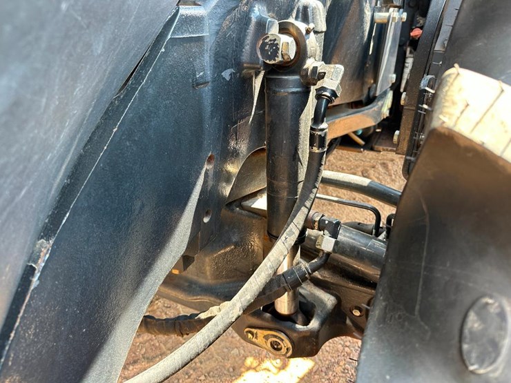 2015-case-ih-magnum-315-image-38