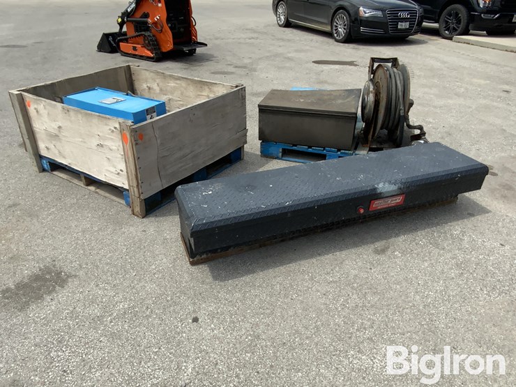 electrical-components,-retractable-hose-reel-&-tool-chests-image-4