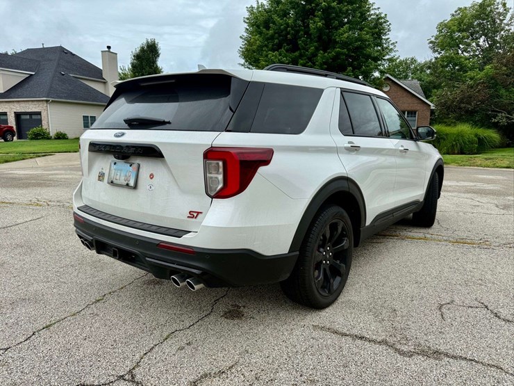 2023-ford-explorer-image-4