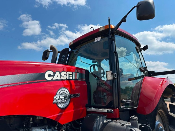 2015-case-ih-magnum-315-image-18