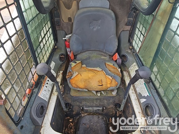2007-bobcat-t300-image-41
