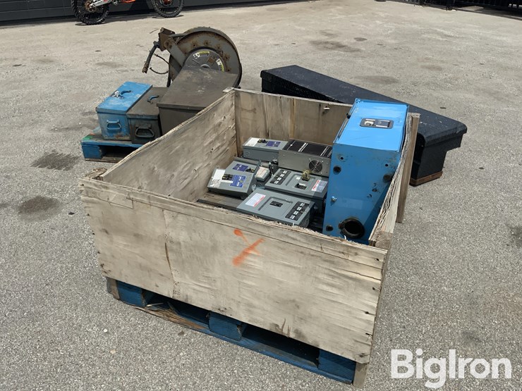 electrical-components,-retractable-hose-reel-&-tool-chests-image-6