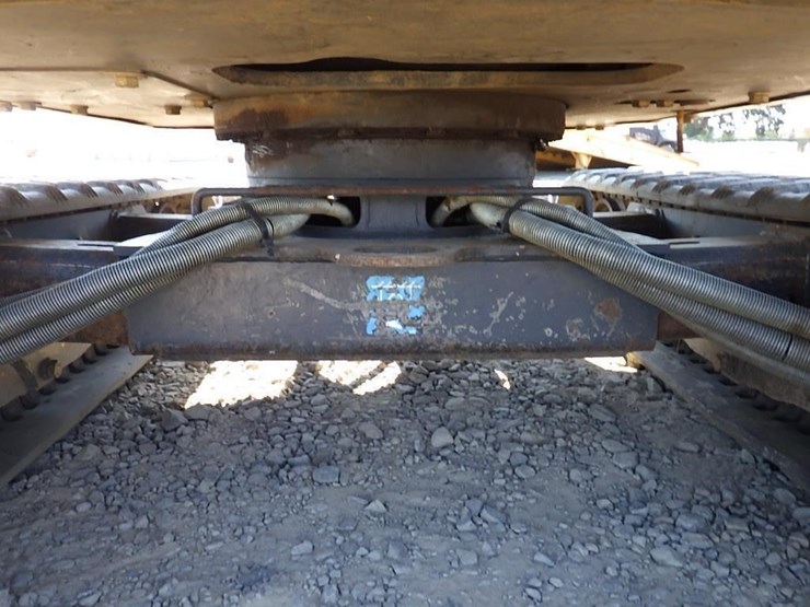 2019-deere-17g-image-31