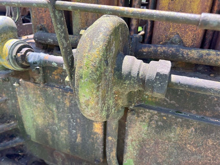 caterpillar-thirty-image-14
