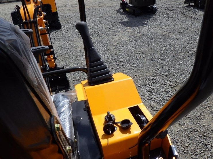 2025-vicsec-vc15-hydraulic-excavator-image-21