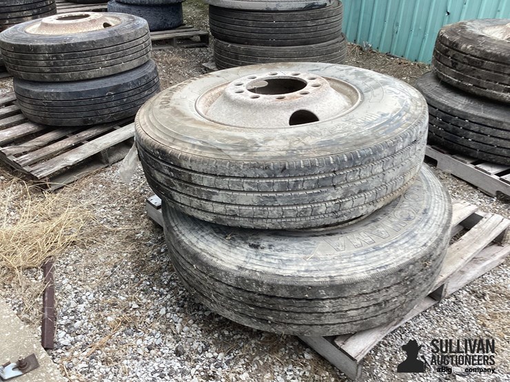 11r22.5-tires-&-rims-image-7