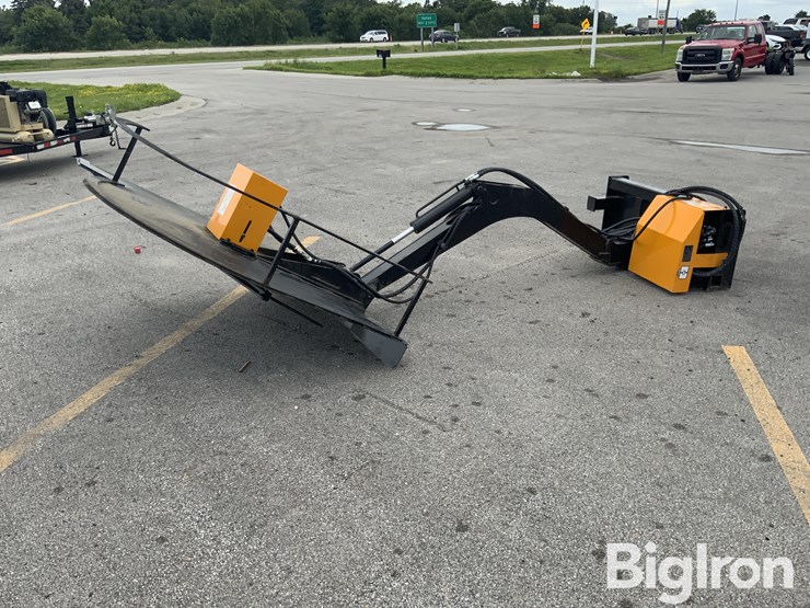 2025-giyi-skid-steer-articulating-brush-cutter-image-1