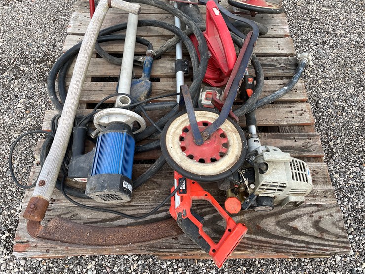 #6329-•-pallet-of-misc.-garden-tools-image-6
