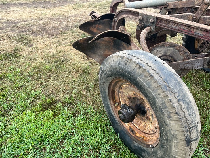 #7460-•-unknown-brand-2-bottom-plow-image-16