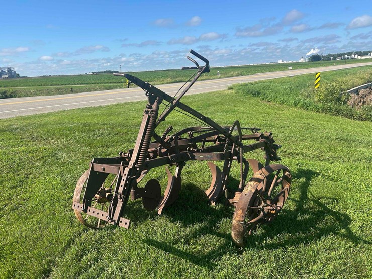 john-deere-plow-image-1
