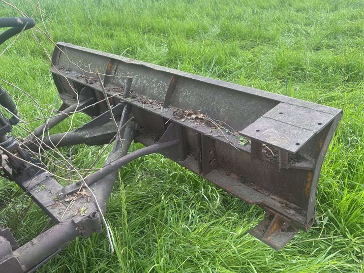 oliver-cleatrac-adh-crawler-image-35