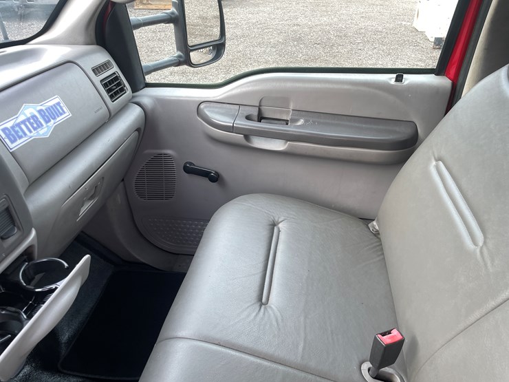 2001-ford-f550-image-38