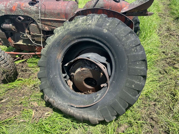 ji-case-tractor-image-26