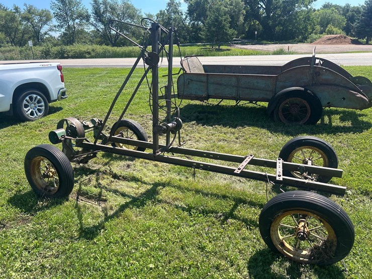 antique-john-deere-hoist-image-3