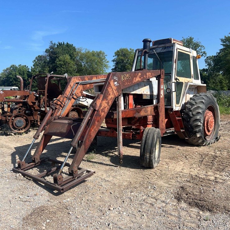 Case 451 Cab Tractor w/ Loader *INOP