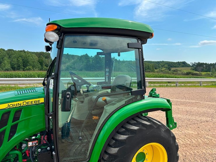 2018-john-deere-3033r-image-14