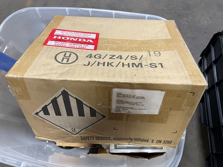 #2099-•-new-nos-and-used-dealership-car-parts-(pr8)-image-14