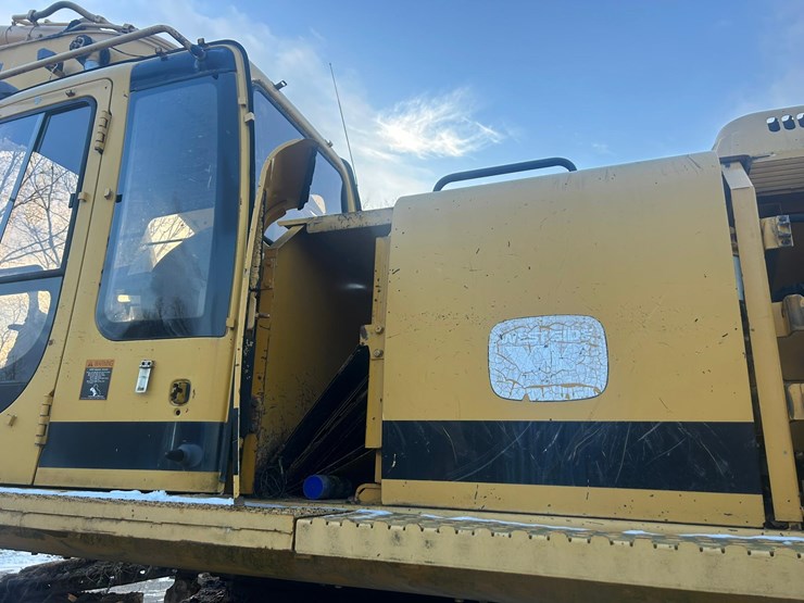 2005-deere-450-lc-image-22